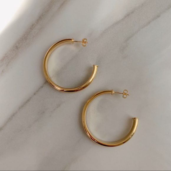 Vestry Hoops | 18k Gold Filled - Picture 5 of 7